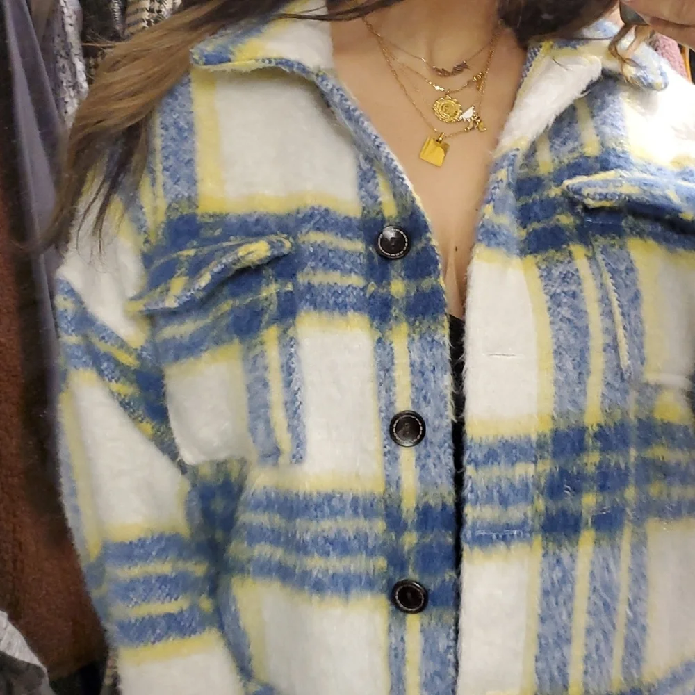 Shacket - Picture 2 of 3